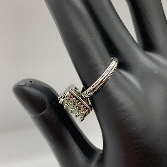 Costume Jewelry Peridot Colored Square Crown Ring - Picture 5 of 7